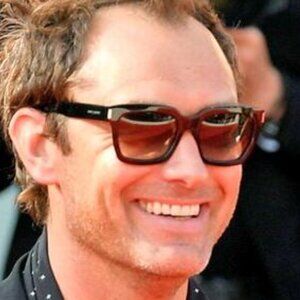 Classic. Cool. Parisian. Saint Laurent, bien súr!!  Bold 1 004, sold out online